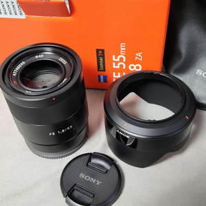 소니 FE 55mm F1.8 ZA 칼짜이즈 렌즈 이미지