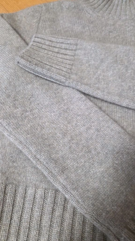 식스앤어하프 터틀넥캐시미어 코알라 m사이즈 ABBY TURTLENECK SWEATER - KOALA 이미지