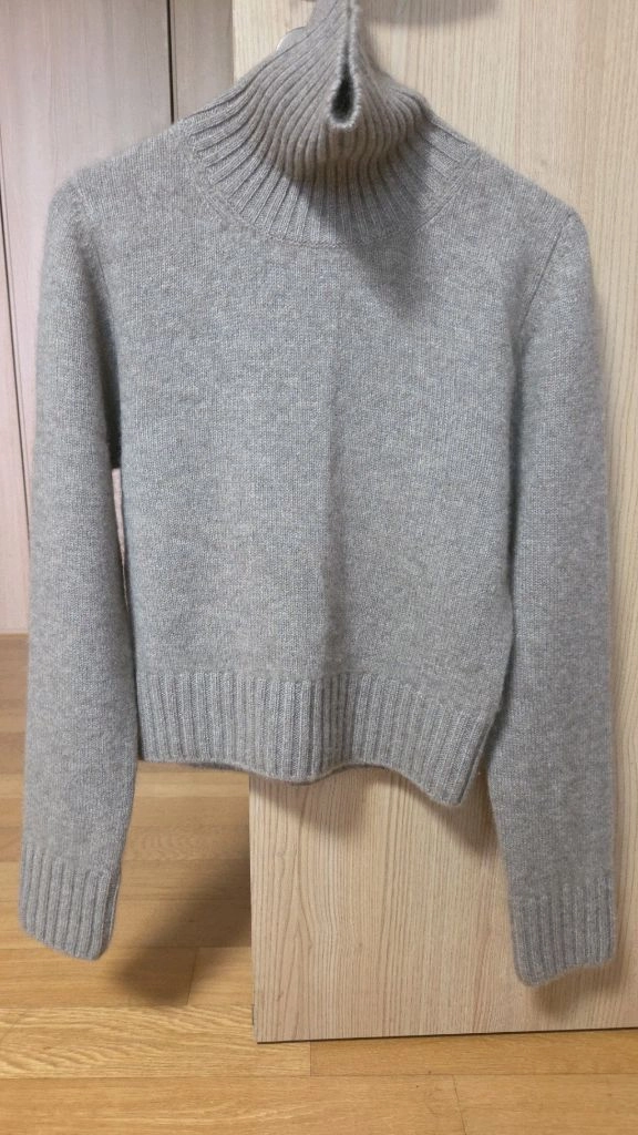 식스앤어하프 터틀넥캐시미어 코알라 m사이즈 ABBY TURTLENECK SWEATER - KOALA 이미지