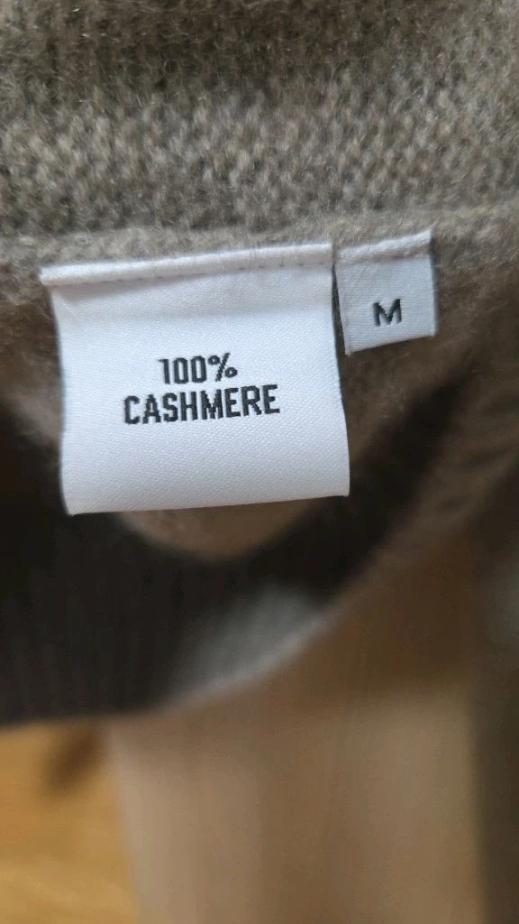 식스앤어하프 터틀넥캐시미어 코알라 m사이즈 ABBY TURTLENECK SWEATER - KOALA 이미지