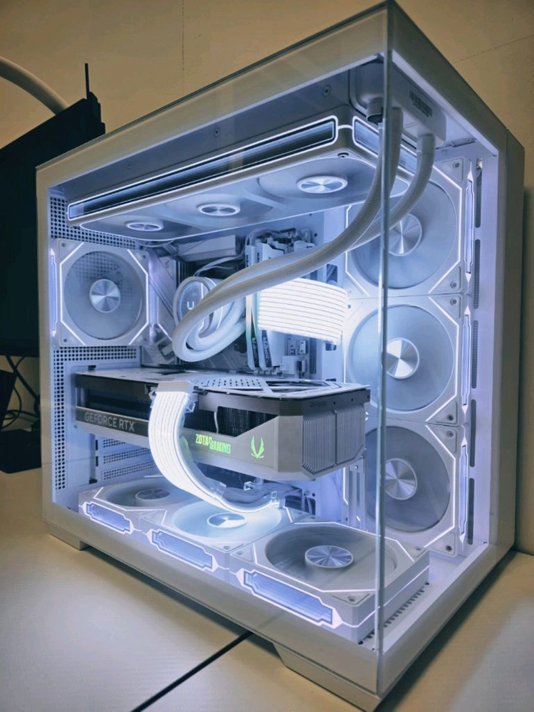 라이젠7 9800X3D RTX5080 화이트 고사양PC 팝니다 이미지