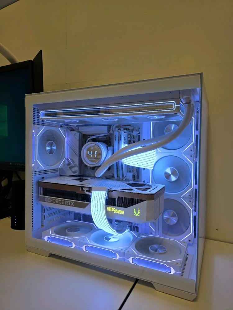 라이젠7 9800X3D RTX5080 화이트 고사양PC 팝니다 이미지