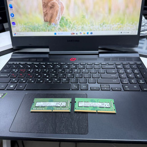 삼성 하이닉스 노트북용 DDR4 8Gb 램 두개 팝니다.. 이미지