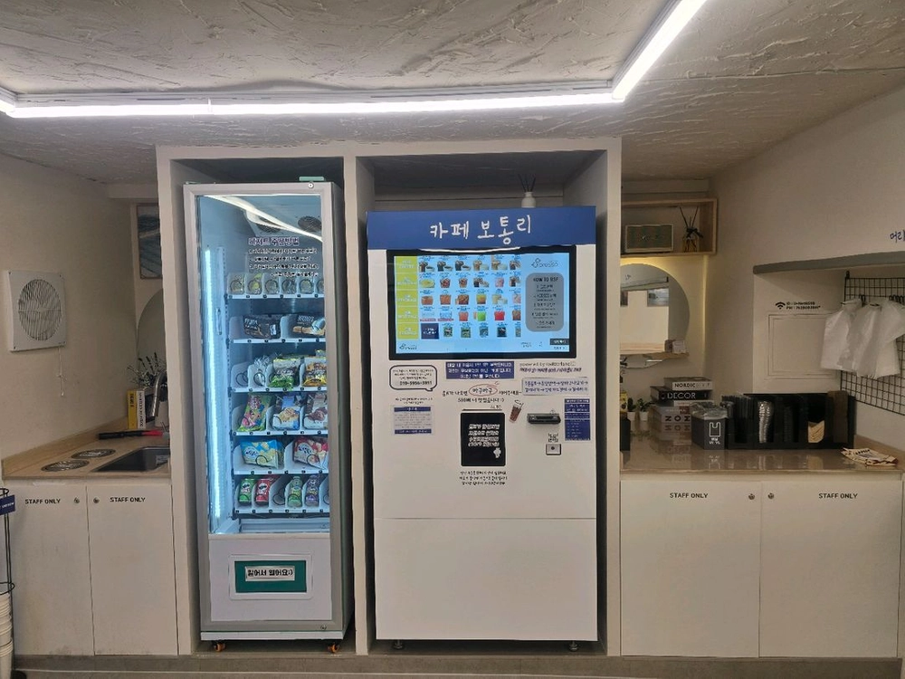 카페 만월경 24년식 무인카페 머신기 (디저트기기 포함) 이미지