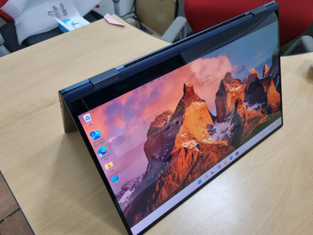 삼성전자 갤럭시북 프로 360 NT951QDB-K07/C (i7-1165G7/16GB/512GB) 이미지