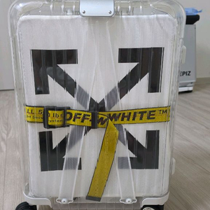 리모와 x 오프화이트 콜라보 캐리어 한정판 소장용 이미지