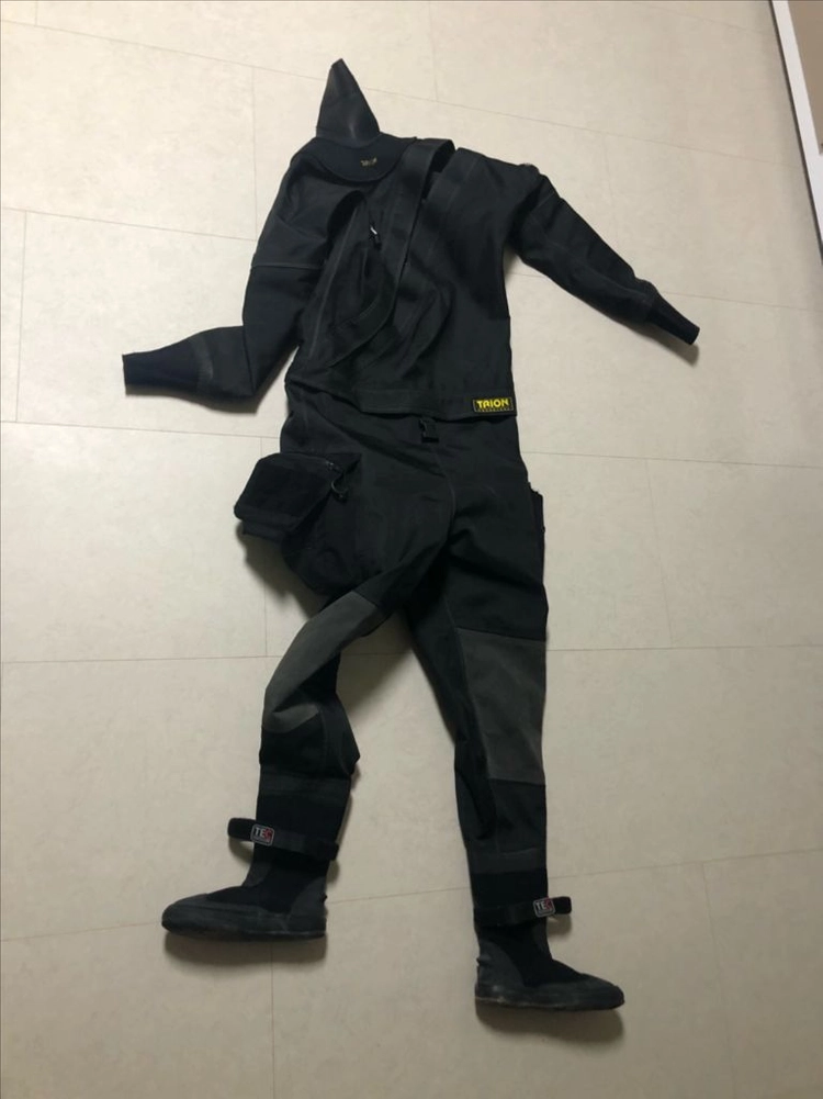 트라이온 여성 드라이슈트 t-flex 230mm - 안심되는 중고거래