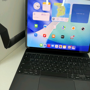 아이패드 프로 M4 13인치 256GB WIFI + 매직키보드 이미지