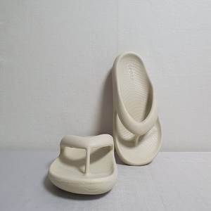 크록스 멜로우 리커버리 플립 아이보리 250mm 이미지
