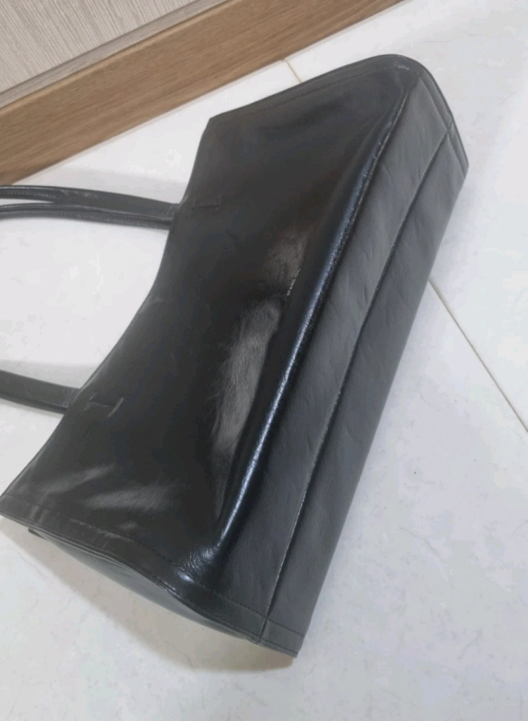 여성 보부상 가방 스탠드오일 오블롱백 블랙 새상품 이미지