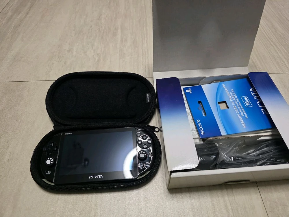 psvita 2세대 카키/블랙 판매합니다. 이미지
