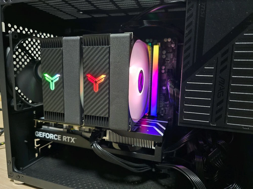 고사양 본체 라이젠 7500F/ RTX 4060/ DDR5 32GB/ 1TB 게이밍 PC 팝니다. 이미지