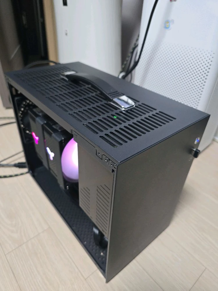 고사양 본체 라이젠 7500F/ RTX 4060/ DDR5 32GB/ 1TB 게이밍 PC 팝니다. 이미지