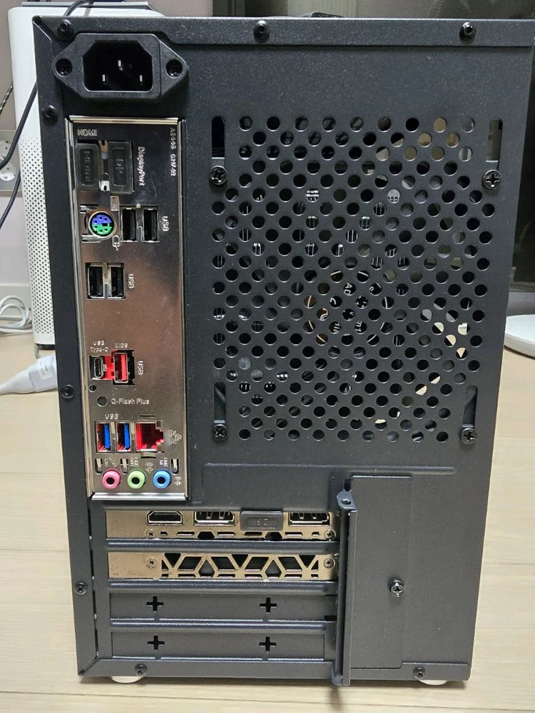 고사양 본체 라이젠 7500F/ RTX 4060/ DDR5 32GB/ 1TB 게이밍 PC 팝니다. 이미지