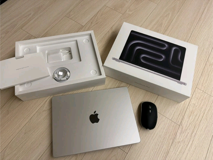 맥북 프로 14 M5 칩 16GB/512GB 이미지