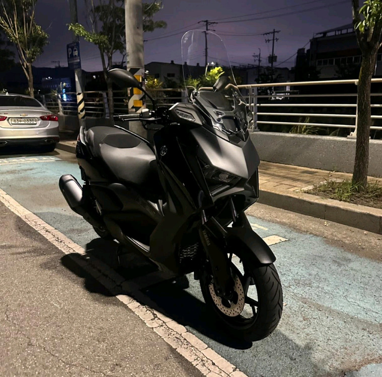 야마하 XMAX 300 신차급 무사고 450만원 판매 이미지