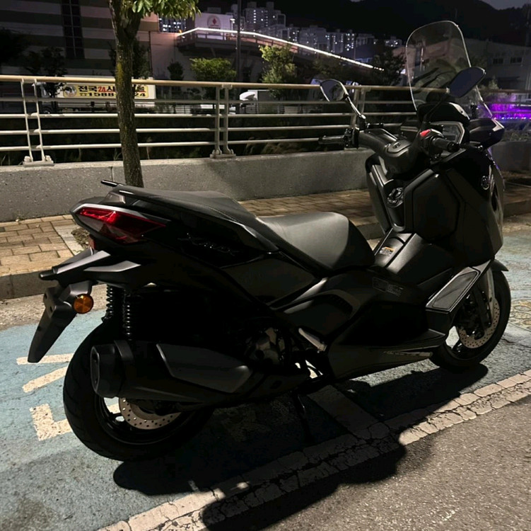 야마하 XMAX 300 신차급 무사고 450만원 판매 이미지