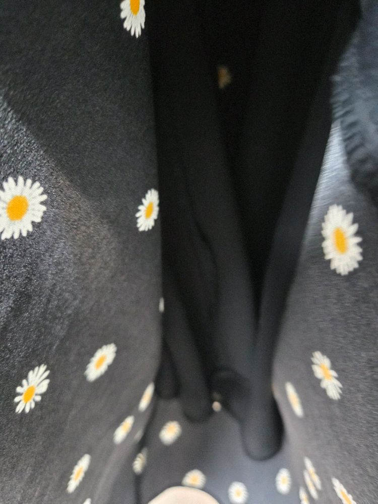 베니토 데이지 패턴 블랙 원피스 이미지