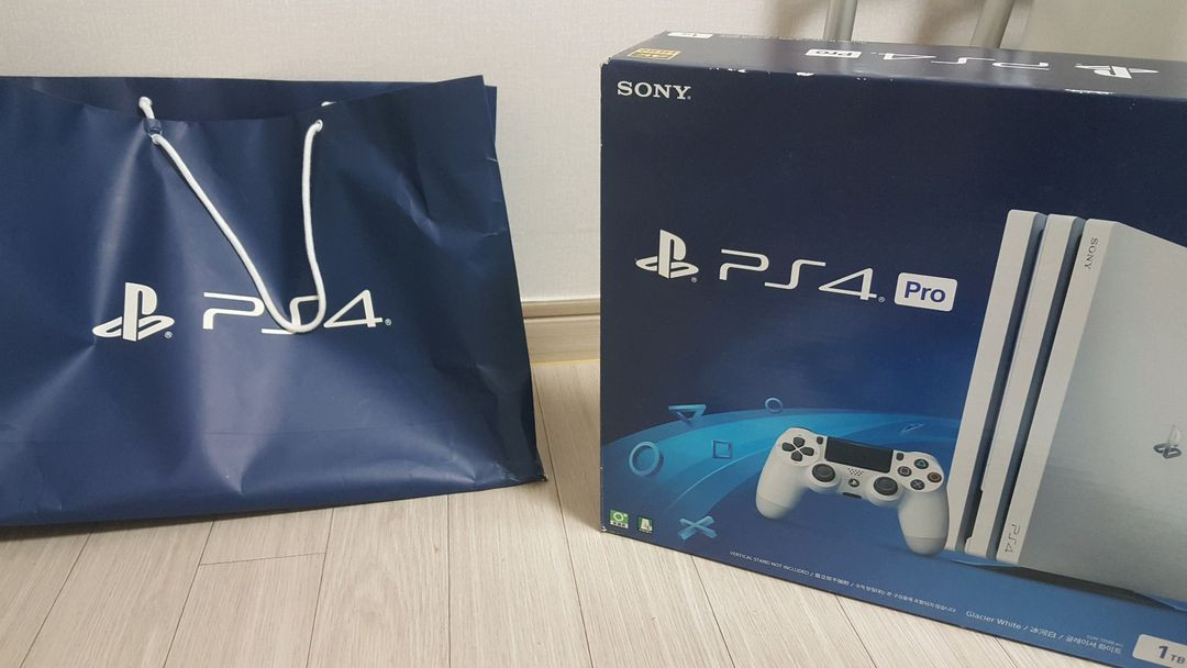 부산) ps4 pro 팝니다. 신형카메라 게임2개포함 플스4 프로 ps4pro 플스4프로 이미지