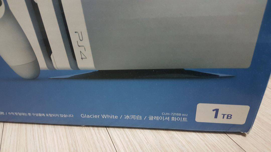 부산)ps4 pro 화이트 1tb 팝니다. 신형카메라 게임6개포함 플스4 프로 ps4pro 플스4프로 이미지