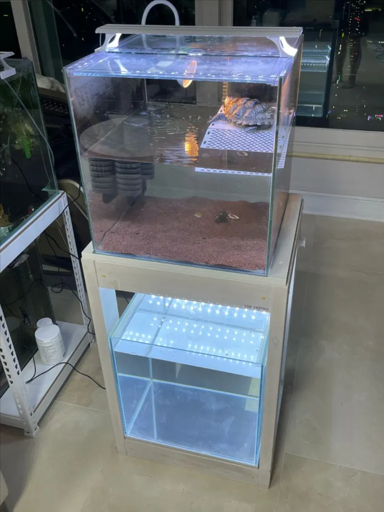 (경기 북부) 테라핀 키우던 거북이 어항 받침대 축양장 + 45큐브 수조 세트 상태 A급 판매 (개별 가능) 이미지