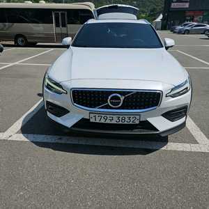 볼보 V60cc 20년형 팝니다 이미지