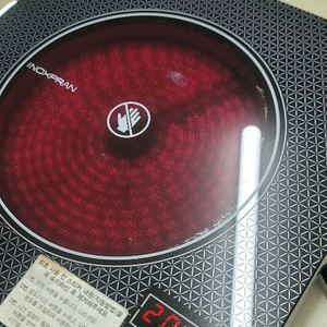 이녹스프랑 1구 하이라이트 전기레인지 (화력 최고)정가 14만 원 상당 이녹스프랑 하이라이트 전기레인지 1구 급매합 이미지