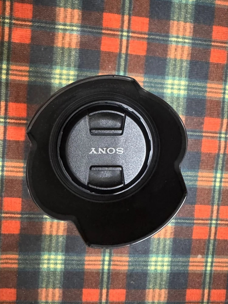 소니 칼자이스 Sonnar E 24mm F1.8 ZA 렌즈 이미지