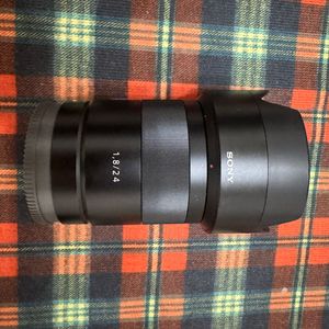 소니 칼자이스 Sonnar E 24mm F1.8 ZA 렌즈 이미지