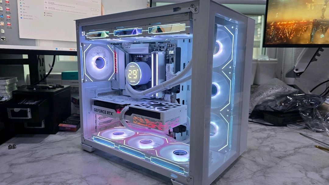 7800x3d, 5070ti 화이트 튜닝pc 새제품 이미지