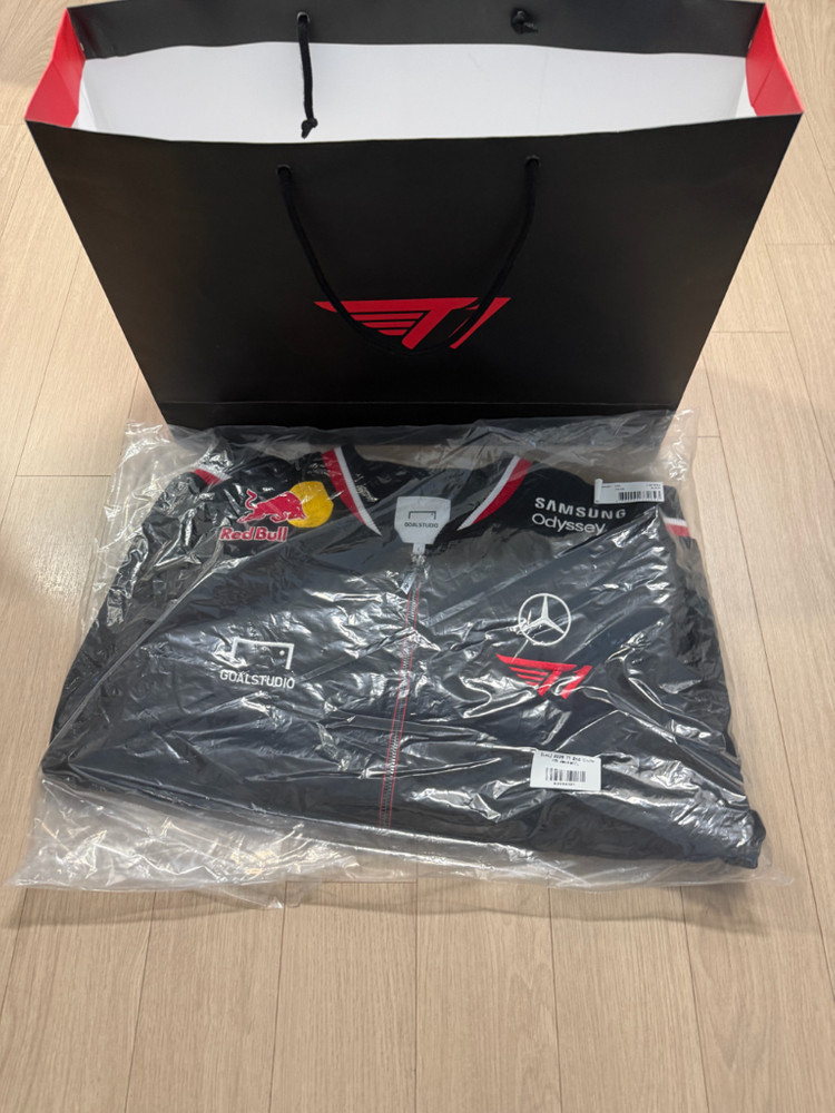급처)) T1 2025 2nd 유니폼 자켓 L 논마킹 새상품(쇼핑백 포함) 이미지