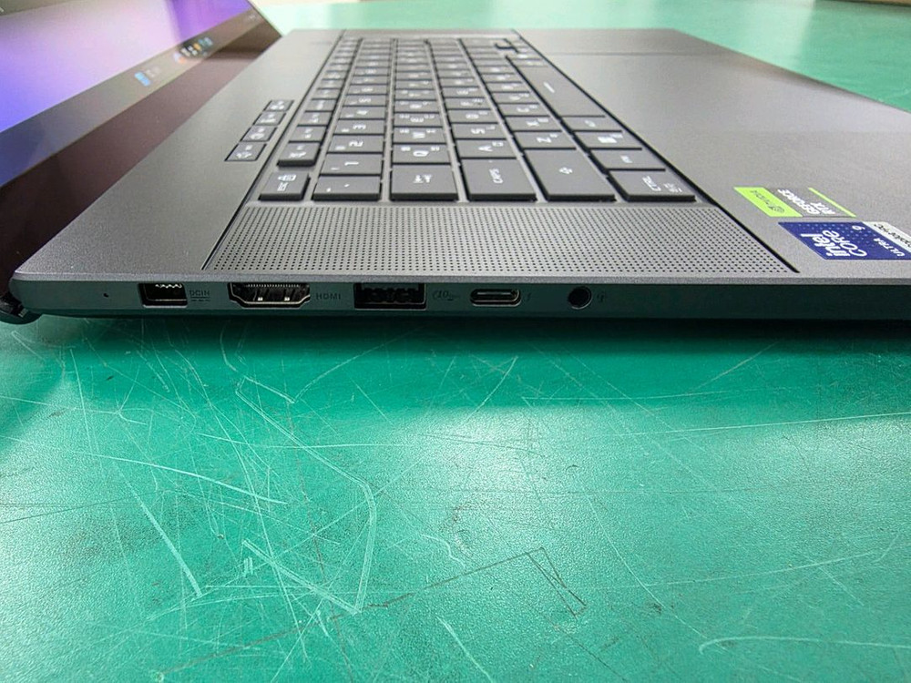 (2026) ASUS ROG Zephyrus G16 GU606AR노트북 이미지