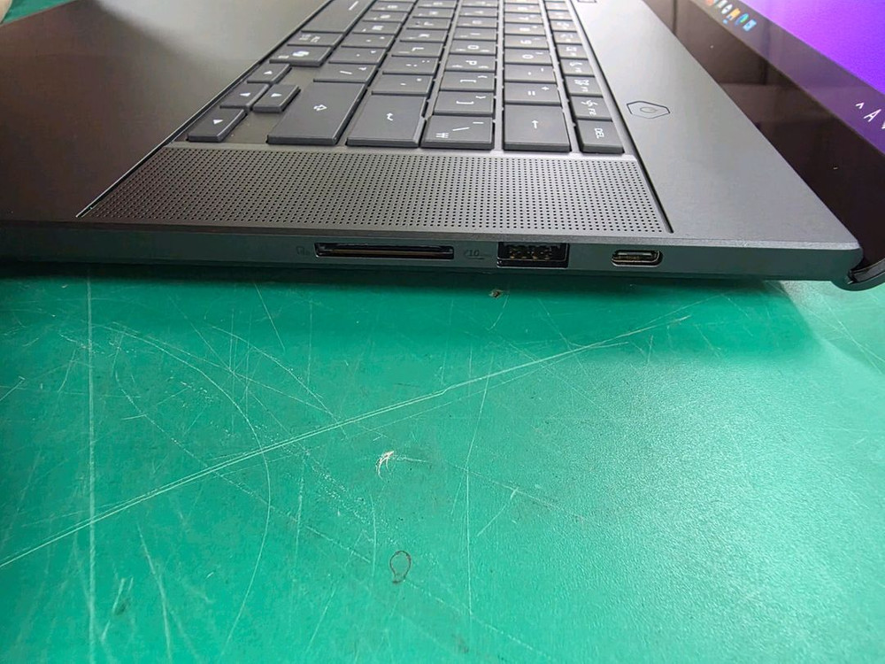 (2026) ASUS ROG Zephyrus G16 GU606AR노트북 이미지