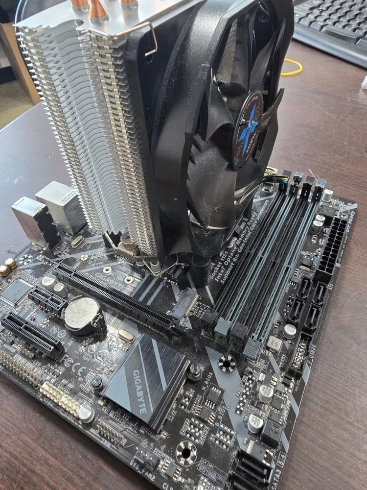 인텔 i9 9900kf + 기가b365m ds3h +잘만쿨러 팝니다 이미지