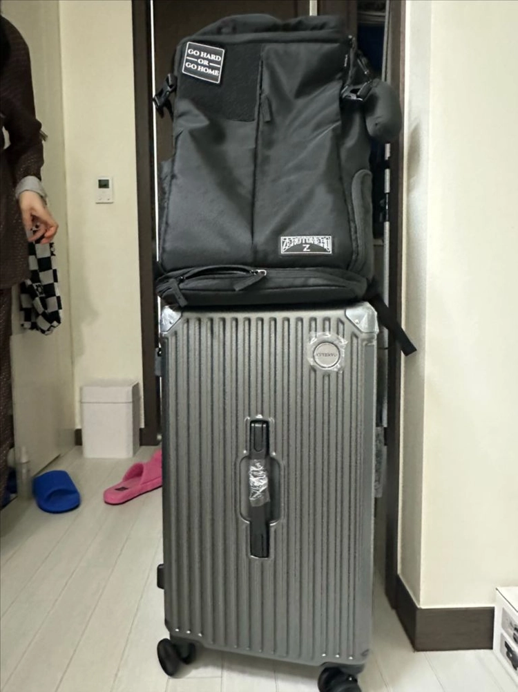 에떼르보 루시 캐리어 24인치 이미지