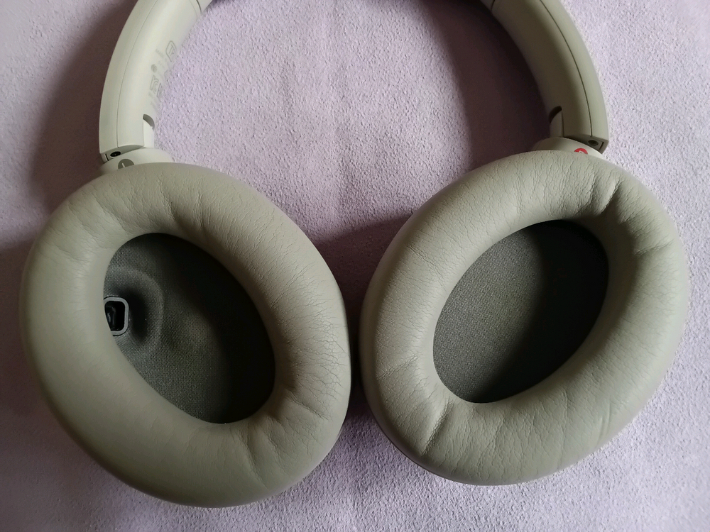 소니 WH-1000XM4 이미지