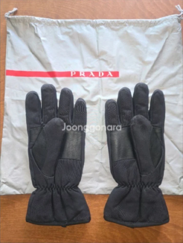 (가격인하) 정품 PRADA SPORT GLOVES 프라다 장갑 스포츠 윈터 글러브 블랙 사이즈 8호 이미지
