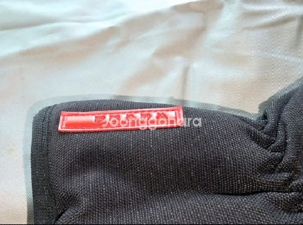 (가격인하) 정품 PRADA SPORT GLOVES 프라다 장갑 스포츠 윈터 글러브 블랙 사이즈 8호 이미지