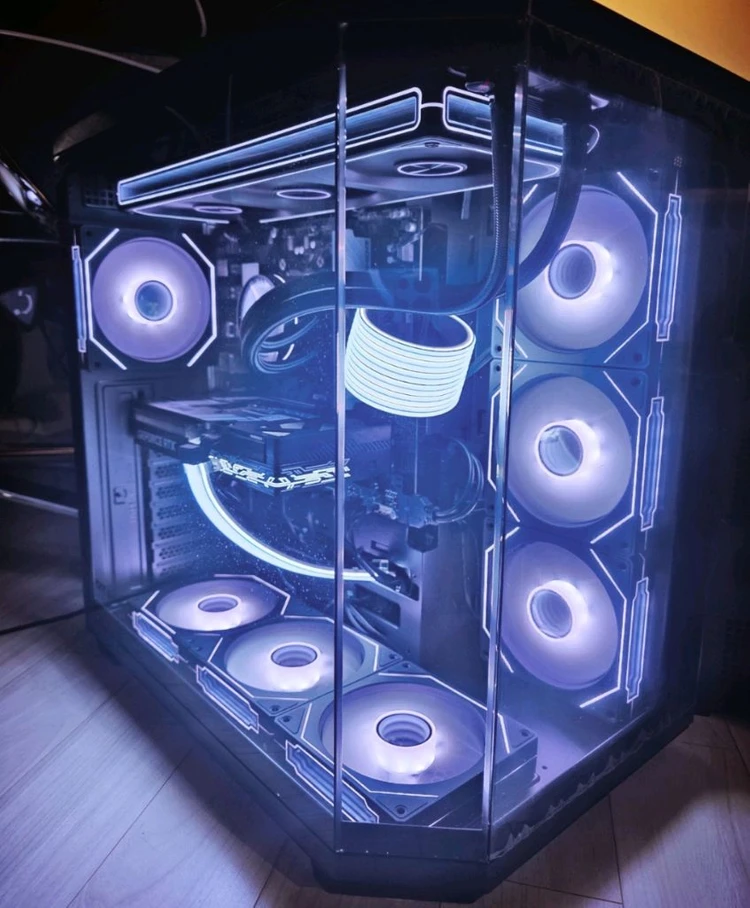 라이젠7 9800X3D 5070 고사양 본체 팝니다 - 안심되는 중고거래