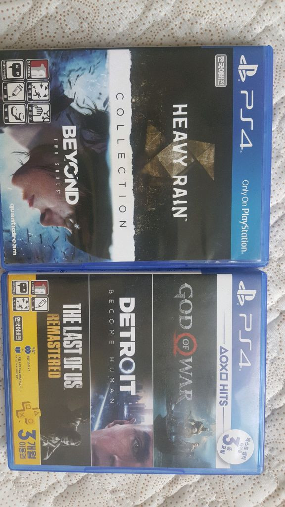 ps4 pro 화이트 1tb 팝니다. 신형카메라 게임6개포함 플스4 프로 ps4pro 플스4프로 이미지