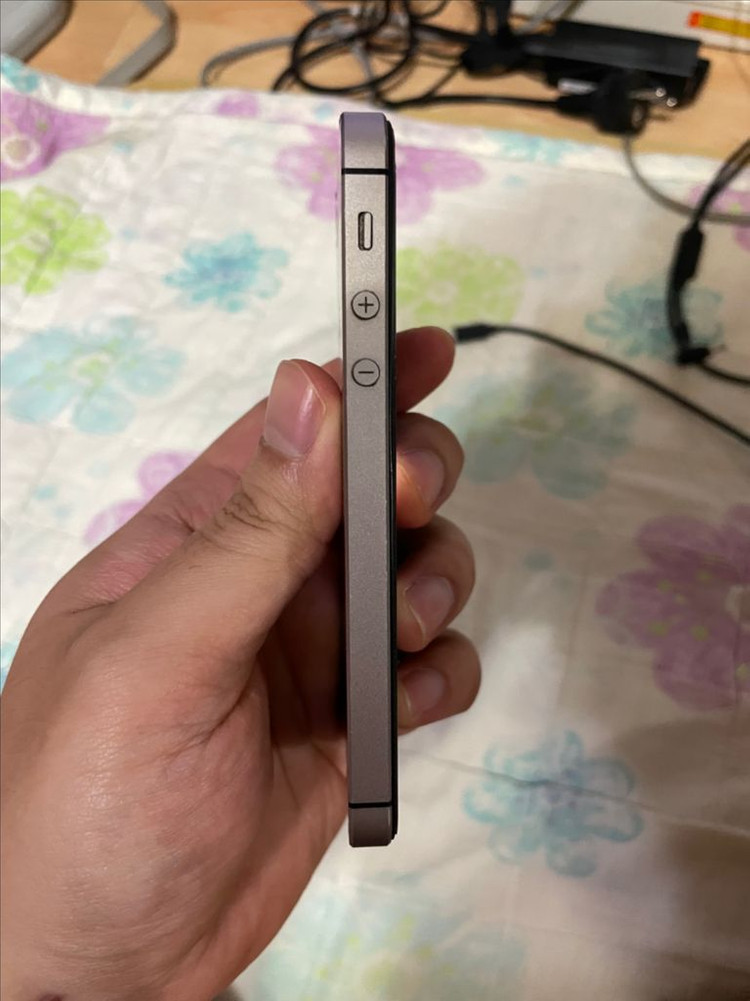 아이폰SE 64기가 배터리 100퍼(부품용) 이미지