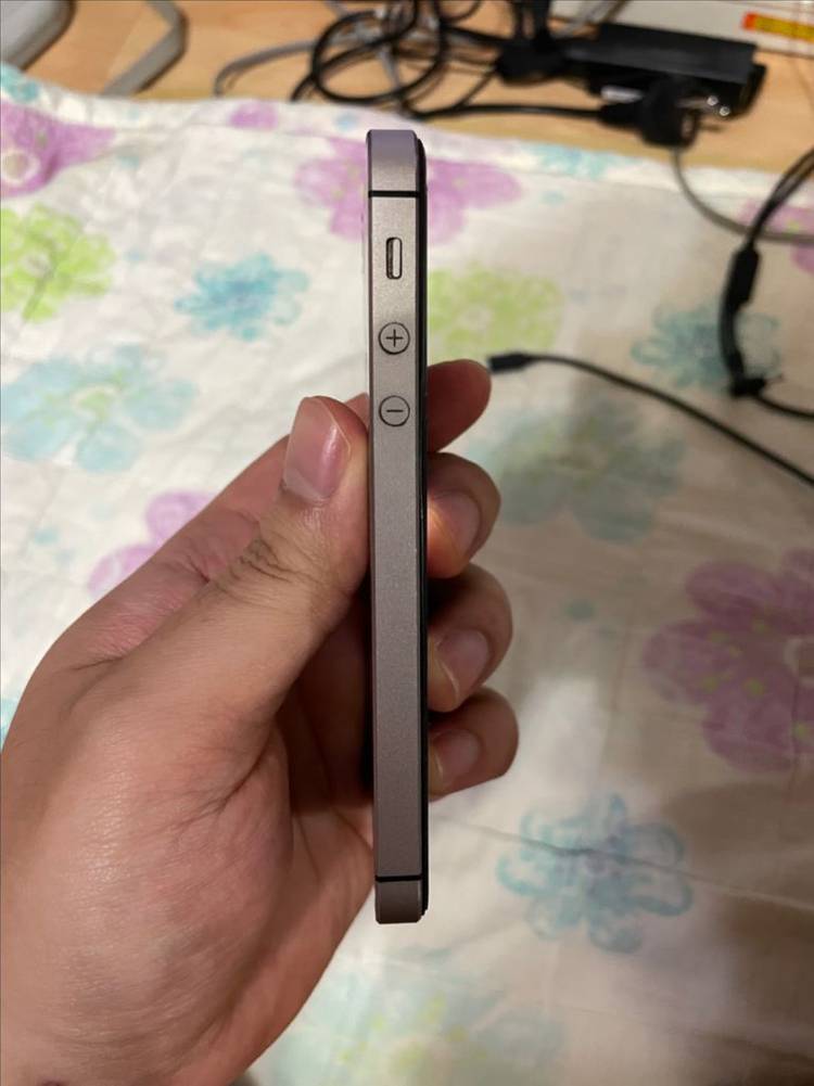 아이폰SE 64기가 배터리 100퍼(부품용) 이미지