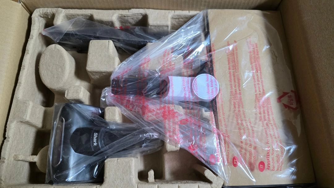 샤크 무선청소기 LC150KRBL 새것 50만원에 팔게요 이미지