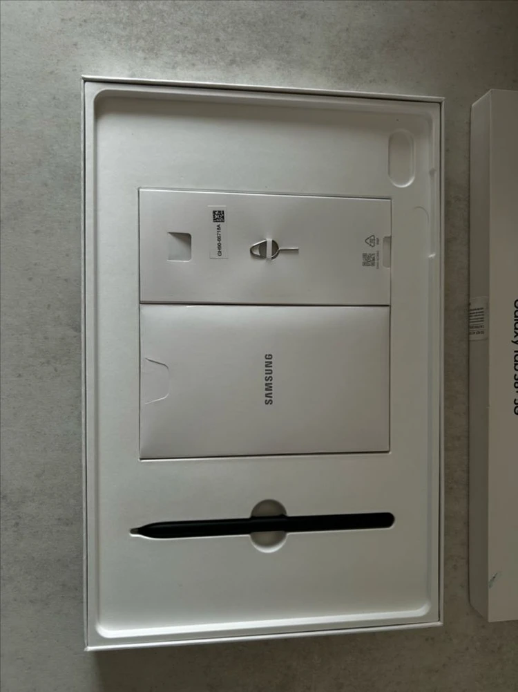 삼성 갤럭시 탭 S8 플러스 5G 128gb 풀박스 북커버 포함 전구성 이미지