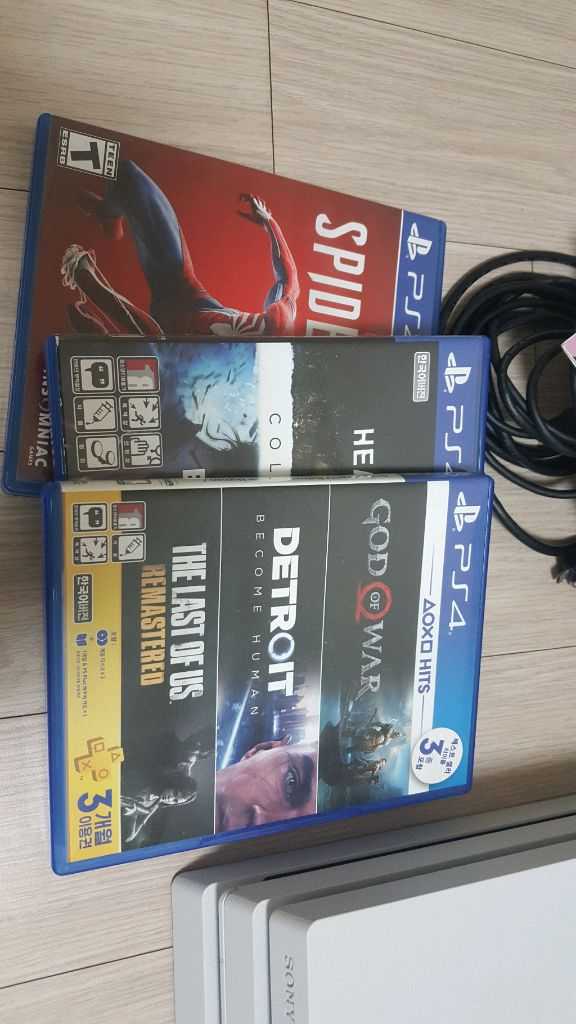 ps4 pro 화이트 1tb 팝니다. 신형카메라 게임6개포함 플스4 프로 ps4pro 플스4프로 이미지