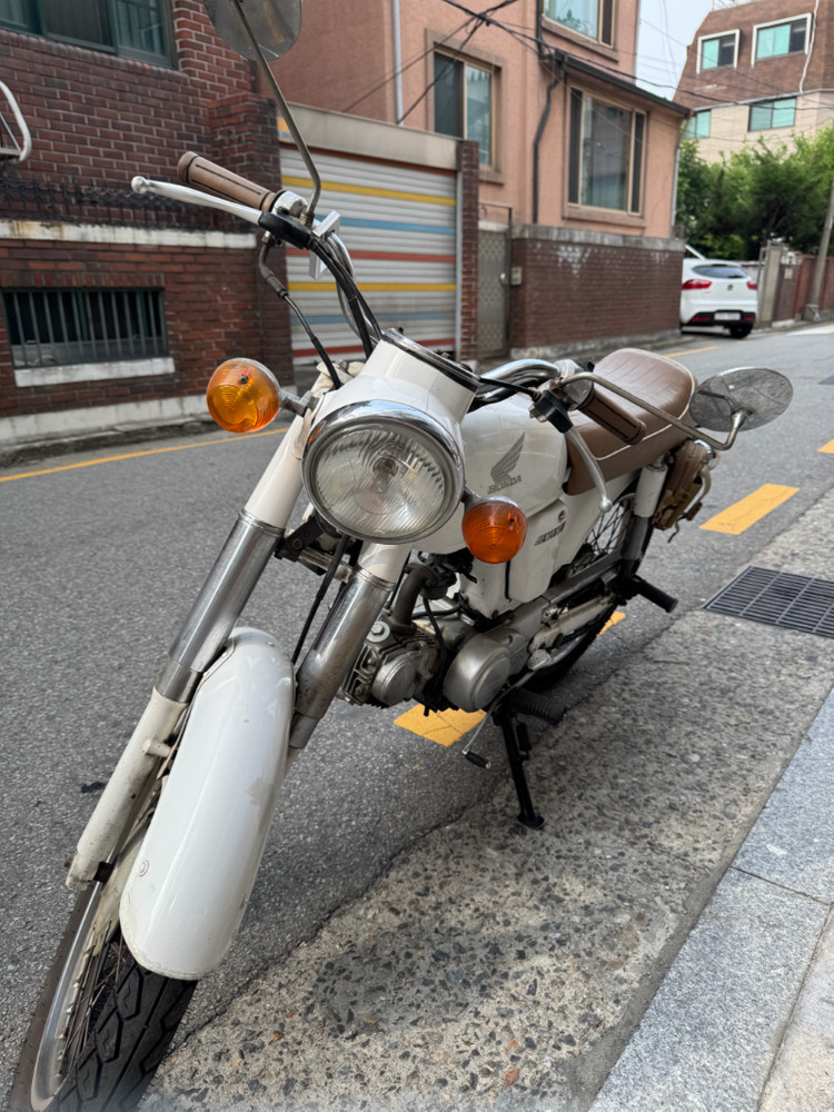 혼다 벤리50S CD50 백마 이미지