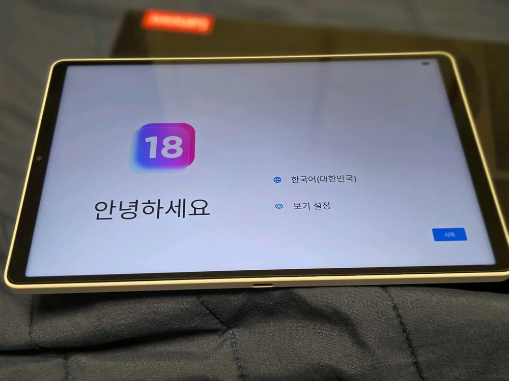 y700 5세대 정발 512 16 화이트 +레이저키시v3 프로 미개봉 이미지