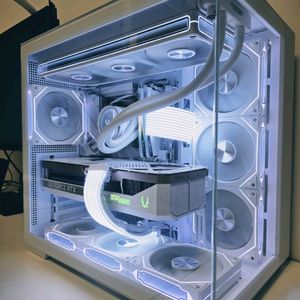 라이젠7 9800X3D RTX5080 화이트 고사양PC 팝니다 이미지