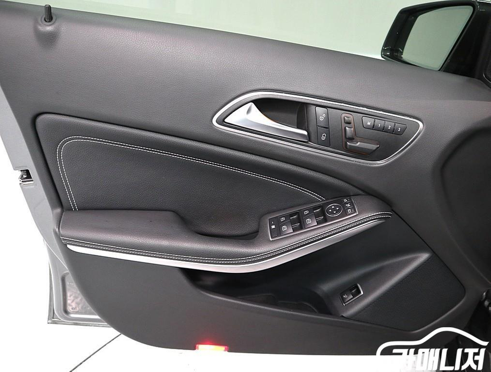 [벤츠]GLA클래스 X156 GLA200 D 4MATIC #고유가특가 이미지
