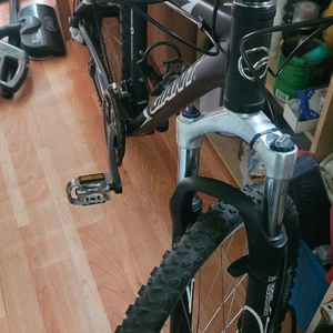 자이언트 이구아나 디스크 (GIANT IGUANA DISC) MTB 자전거 고급사양중저가 자전거와는 프레임 구동계 이미지